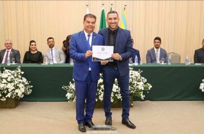 Imagem da notícia Senador Nelsinho Trad recebe título de Cidadão Sul-Chapadense das mãos do vereador Marcelo Costa